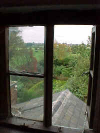 uk37017f.jpg (40646 bytes)